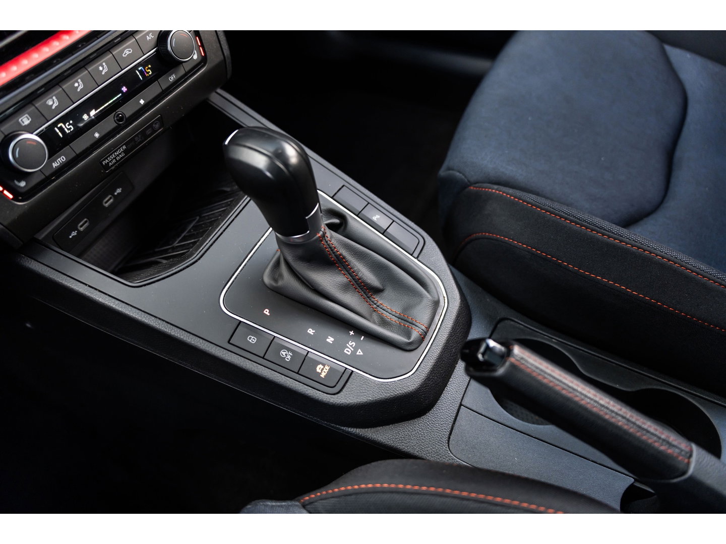 SEAT Ibiza 1.5 TSI FR BLACK EDITION PANO VIRTUAL CAMERA