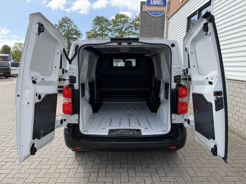 Peugeot Expert 1.5 BlueHDI L2H1 120pk Standard Premium / vaste prijs rijklaar € 11.950 ex btw / euro 6 / bpm vrij / lease vanaf € 201 / airco / cruise / navi / camera / pdc achter !