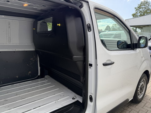 Peugeot Expert 1.5 BlueHDI L2H1 120pk Standard Premium / vaste prijs rijklaar € 11.950 ex btw / euro 6 / bpm vrij / lease vanaf € 201 / airco / cruise / navi / camera / pdc achter !