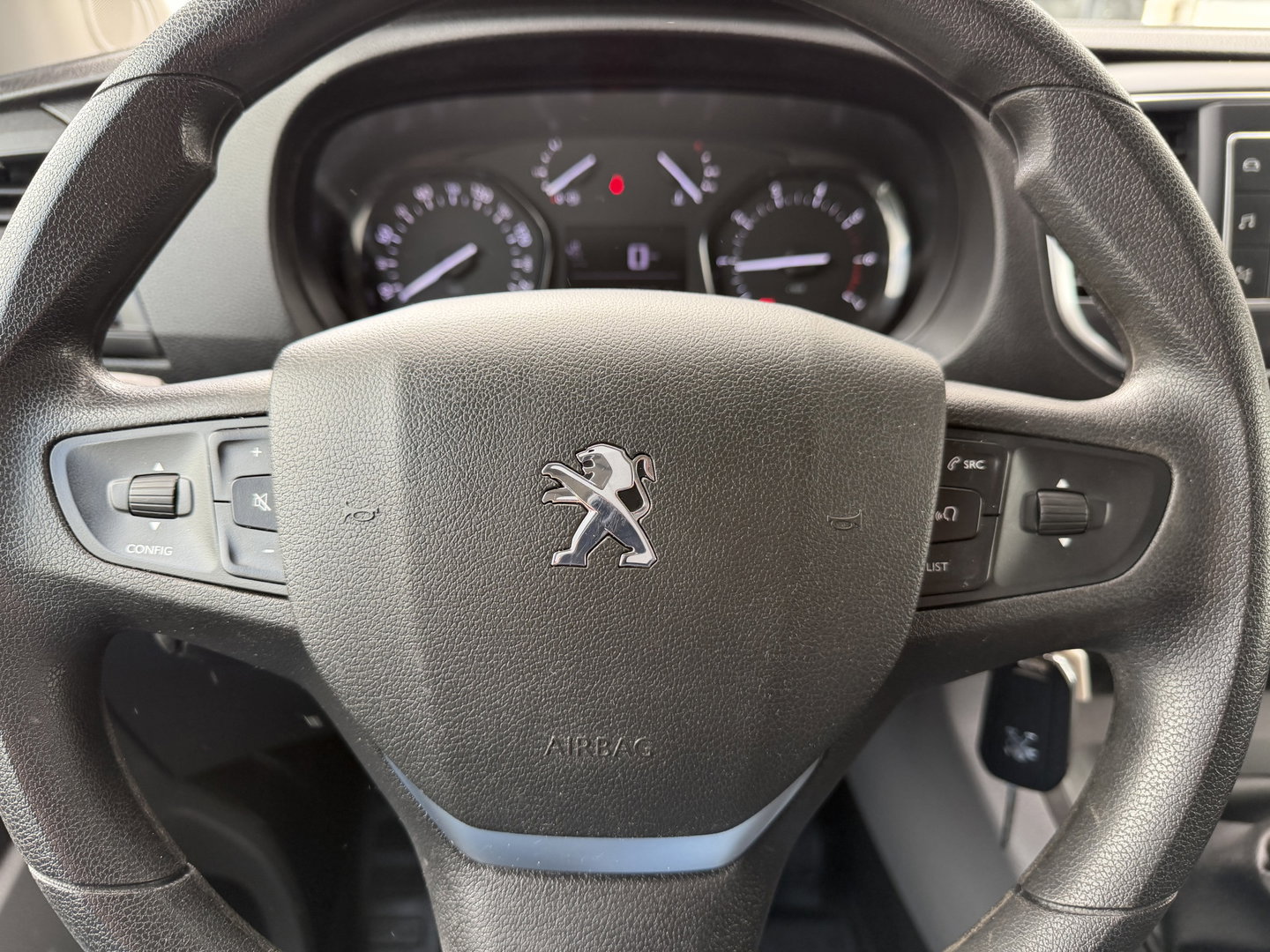 Peugeot Expert 1.5 BlueHDI L2H1 120pk Standard Premium / vaste prijs rijklaar € 11.950 ex btw / euro 6 / bpm vrij / lease vanaf € 201 / airco / cruise / navi / camera / pdc achter !
