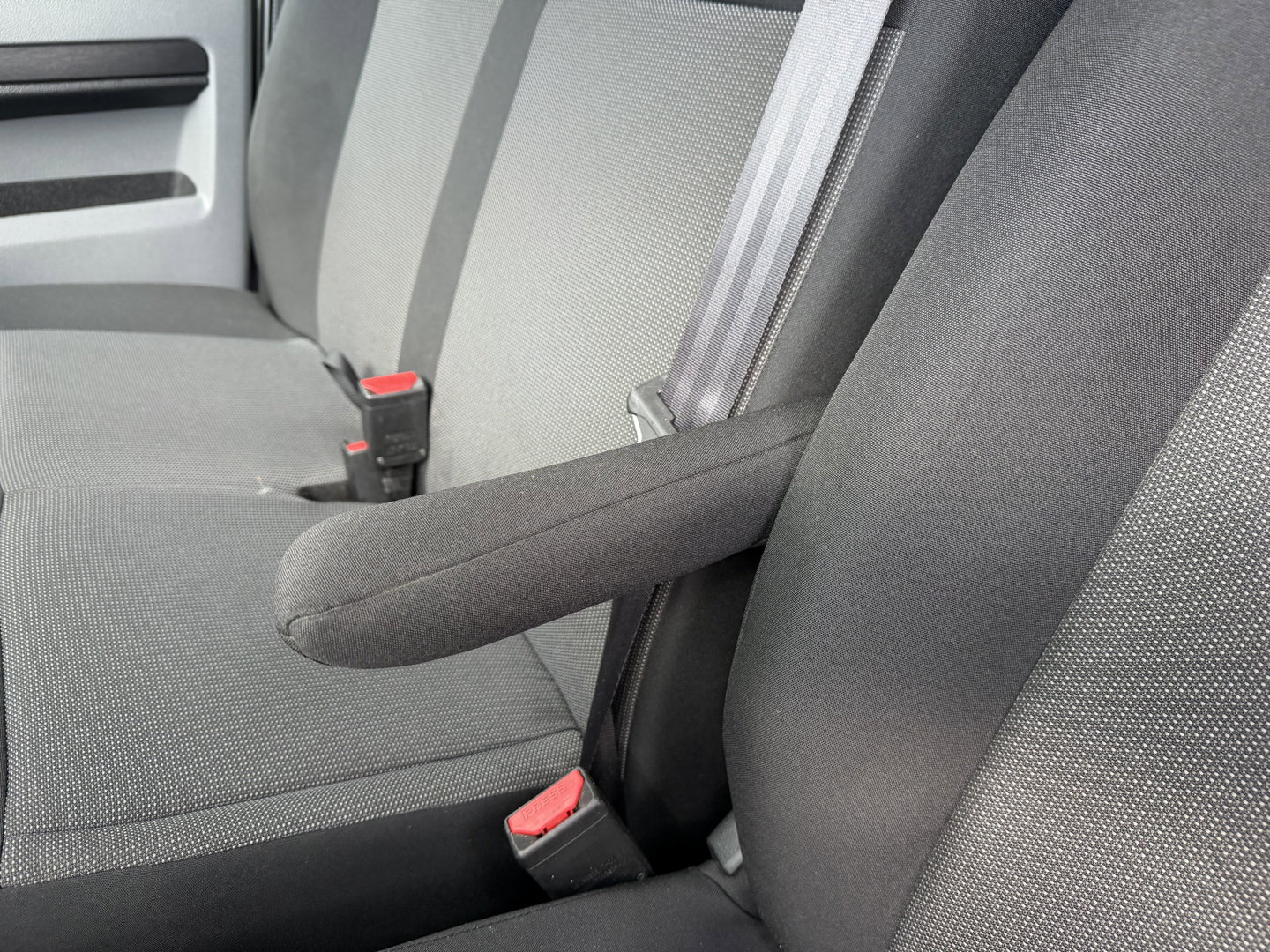 Peugeot Expert 1.5 BlueHDI L2H1 120pk Standard Premium / vaste prijs rijklaar € 11.950 ex btw / euro 6 / bpm vrij / lease vanaf € 201 / airco / cruise / navi / camera / pdc achter !