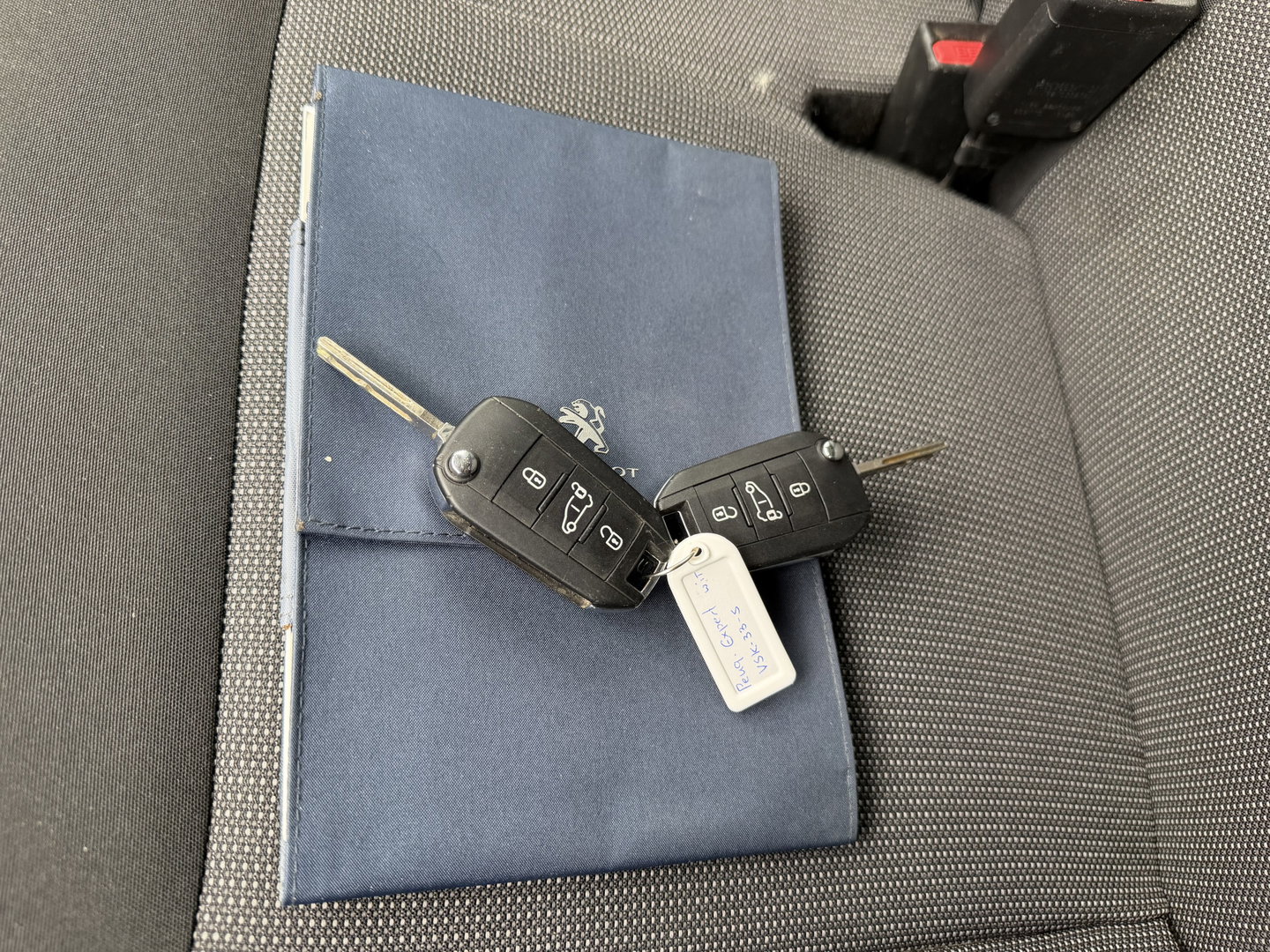 Peugeot Expert 1.5 BlueHDI L2H1 120pk Standard Premium / vaste prijs rijklaar € 11.950 ex btw / euro 6 / bpm vrij / lease vanaf € 201 / airco / cruise / navi / camera / pdc achter !