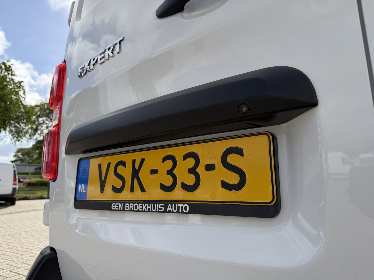 Peugeot Expert 1.5 BlueHDI L2H1 120pk Standard Premium / vaste prijs rijklaar € 11.950 ex btw / euro 6 / bpm vrij / lease vanaf € 201 / airco / cruise / navi / camera / pdc achter !