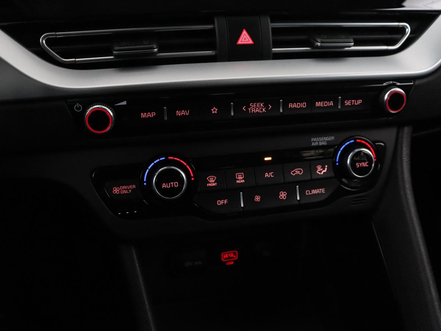 Kia Niro 1.6 GDi Hybrid DynamicLine | Trekhaak | Adaptive cruise | Half leder | Carplay | Camera | Navigatie | Parkeerhulp | Climate control | Lichtmetalen velgen