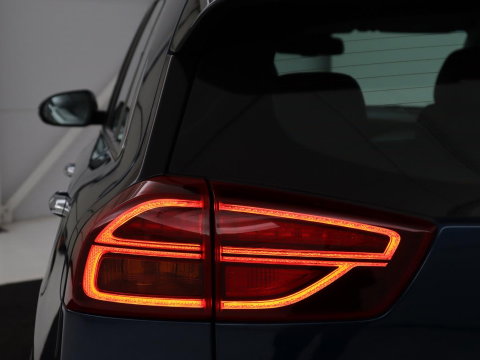 Kia Niro 1.6 GDi Hybrid DynamicLine | Trekhaak | Adaptive cruise | Half leder | Carplay | Camera | Navigatie | Parkeerhulp | Climate control | Lichtmetalen velgen