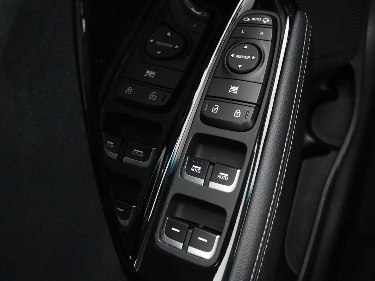 Kia Niro 1.6 GDi Hybrid DynamicLine | Trekhaak | Adaptive cruise | Half leder | Carplay | Camera | Navigatie | Parkeerhulp | Climate control | Lichtmetalen velgen