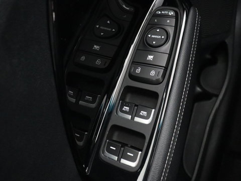 Kia Niro 1.6 GDi Hybrid DynamicLine | Trekhaak | Adaptive cruise | Half leder | Carplay | Camera | Navigatie | Parkeerhulp | Climate control | Lichtmetalen velgen