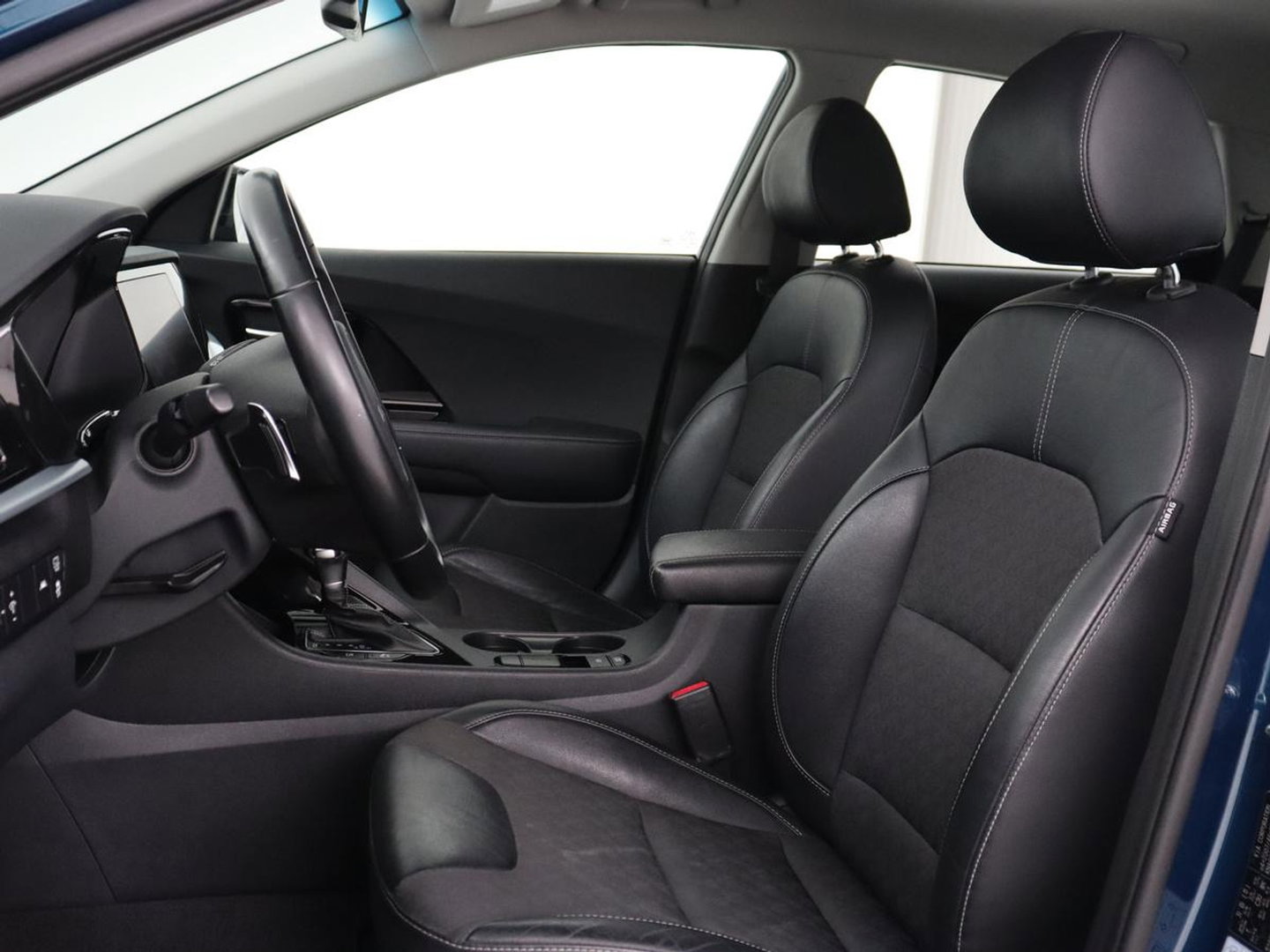 Kia Niro 1.6 GDi Hybrid DynamicLine | Trekhaak | Adaptive cruise | Half leder | Carplay | Camera | Navigatie | Parkeerhulp | Climate control | Lichtmetalen velgen