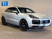 Porsche Cayenne - 3.0 E-Hybrid SPORT DESIGN-PANO-SPORT CHRONO-14 VOUDIG-VIERWIELBESTURING-HEAD-UP-ZEER COMPLEET
