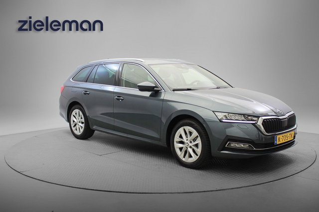 Škoda Octavia - Combi 1.0 TSI Style - Digitaal Cockpit, Carplay, Stoelverw. Keyless, Stoelverw. Trekhaak