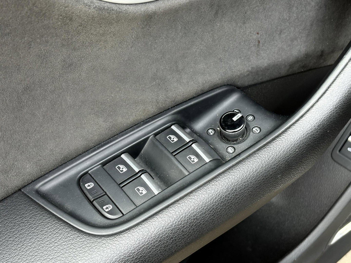 Audi SQ8 4.0 TDI SQ8 quattro | UNIEK | GRIJS KENTEKEN | BOMVOL! | PANO | DIGI COCKPIT | ADAPTIVE | LED