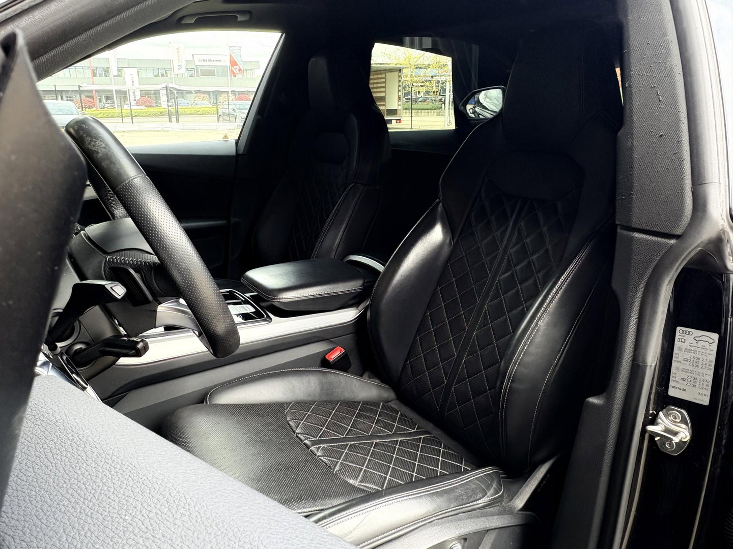 Audi SQ8 4.0 TDI SQ8 quattro | UNIEK | GRIJS KENTEKEN | BOMVOL! | PANO | DIGI COCKPIT | ADAPTIVE | LED
