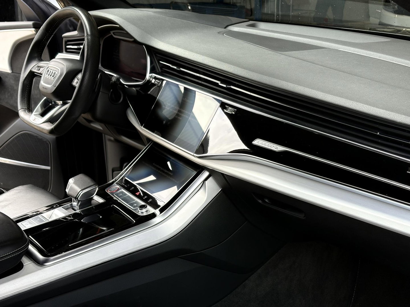 Audi SQ8 4.0 TDI SQ8 quattro | UNIEK | GRIJS KENTEKEN | BOMVOL! | PANO | DIGI COCKPIT | ADAPTIVE | LED