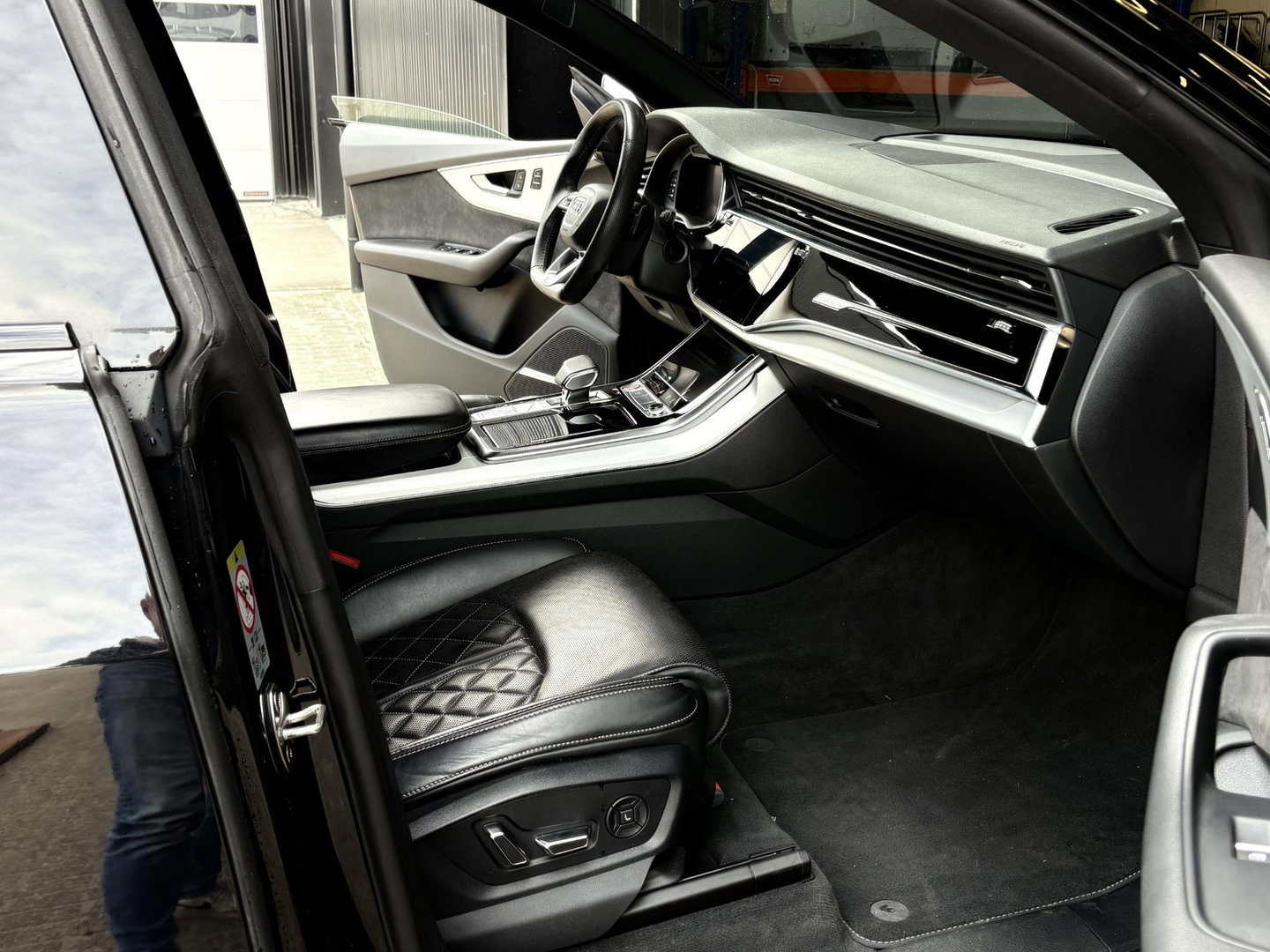 Audi SQ8 4.0 TDI SQ8 quattro | UNIEK | GRIJS KENTEKEN | BOMVOL! | PANO | DIGI COCKPIT | ADAPTIVE | LED