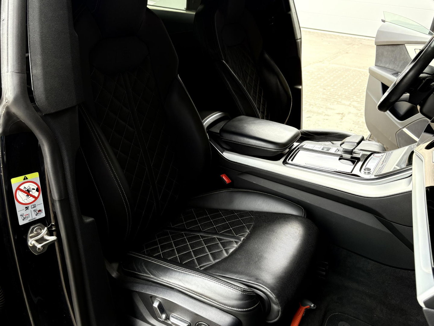 Audi SQ8 4.0 TDI SQ8 quattro | UNIEK | GRIJS KENTEKEN | BOMVOL! | PANO | DIGI COCKPIT | ADAPTIVE | LED