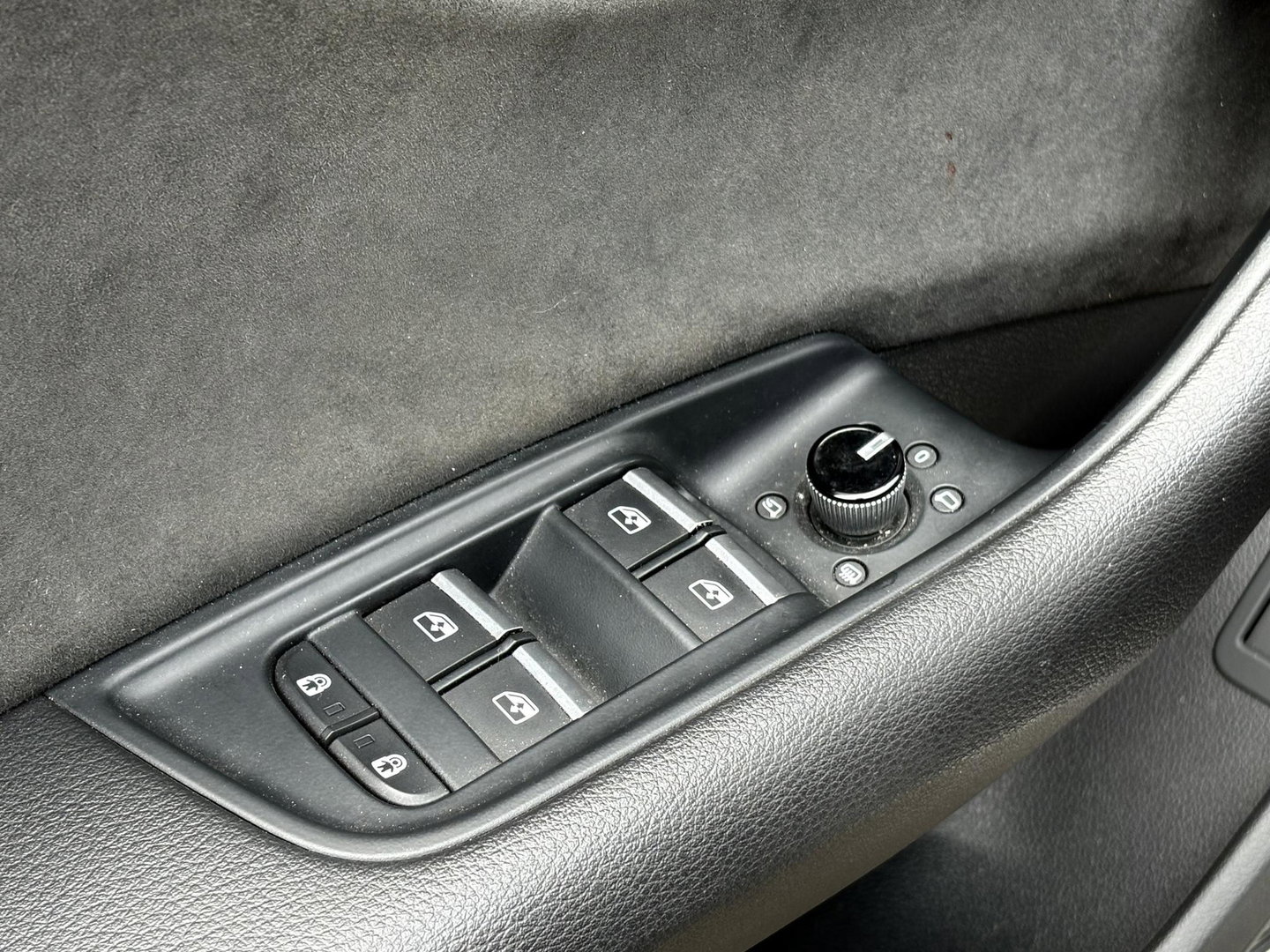 Audi SQ8 4.0 TDI SQ8 quattro | UNIEK | GRIJS KENTEKEN | BOMVOL! | PANO | DIGI COCKPIT | ADAPTIVE | LED