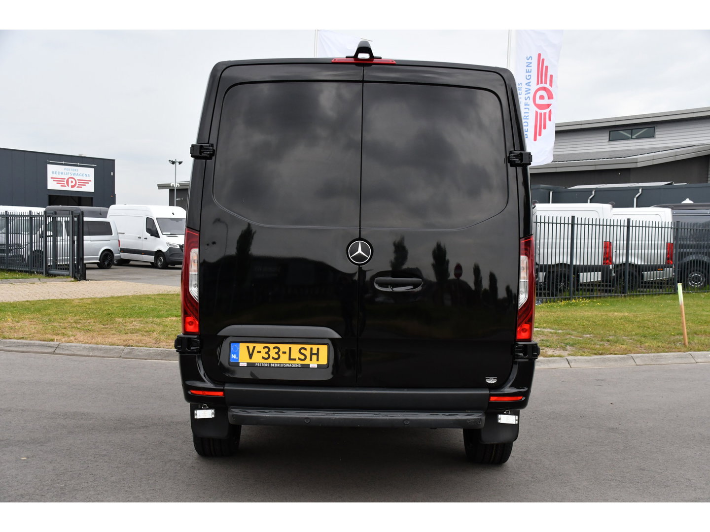 Mercedes-Benz Sprinter 319 3.0 CDI L2H1 AMG Edition Adaptieve Cruise, Camera, LED, Leder, 10,5" Mbux, NAVI, Carplay, Stoelverwarming, BOM VOL!