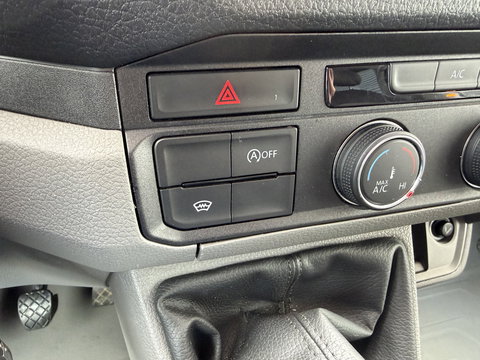 Volkswagen Crafter 35 2.0 TDI 177pk L3H3 ( L2H2 ) DC 6 persoons Comfortline / euro 6 / bpm vrij / vaste prijs rijklaar € 31.950 ex btw / lease vanaf € 521 / airco / cruise / grijs metallic !