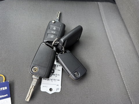 Volkswagen Crafter 35 2.0 TDI 177pk L3H3 ( L2H2 ) DC 6 persoons Comfortline / euro 6 / bpm vrij / vaste prijs rijklaar € 31.950 ex btw / lease vanaf € 521 / airco / cruise / grijs metallic !