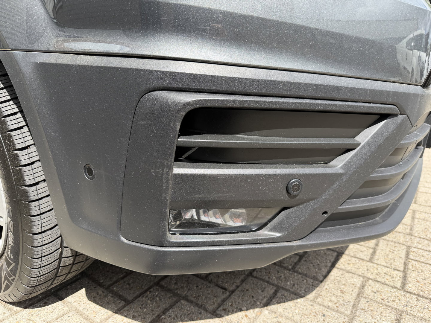 Volkswagen Crafter 35 2.0 TDI 177pk L3H3 ( L2H2 ) DC 6 persoons Comfortline / euro 6 / bpm vrij / vaste prijs rijklaar € 31.950 ex btw / lease vanaf € 521 / airco / cruise / grijs metallic !