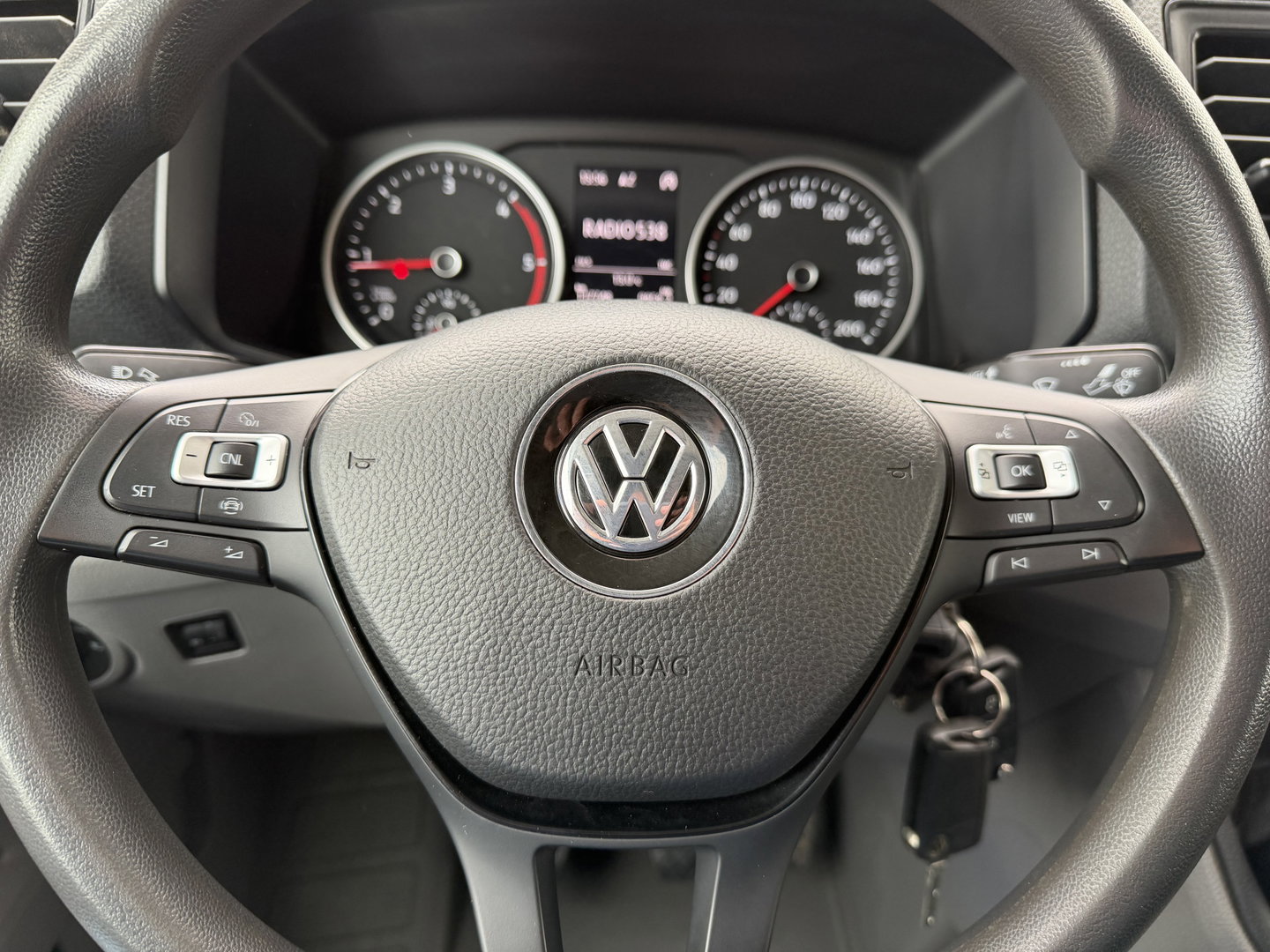 Volkswagen Crafter 35 2.0 TDI 177pk L3H3 ( L2H2 ) DC 6 persoons Comfortline / euro 6 / bpm vrij / vaste prijs rijklaar € 31.950 ex btw / lease vanaf € 521 / airco / cruise / grijs metallic !