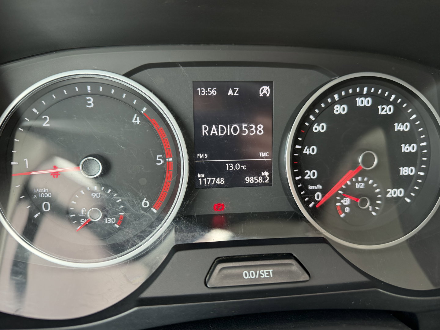 Volkswagen Crafter 35 2.0 TDI 177pk L3H3 ( L2H2 ) DC 6 persoons Comfortline / euro 6 / bpm vrij / vaste prijs rijklaar € 31.950 ex btw / lease vanaf € 521 / airco / cruise / grijs metallic !