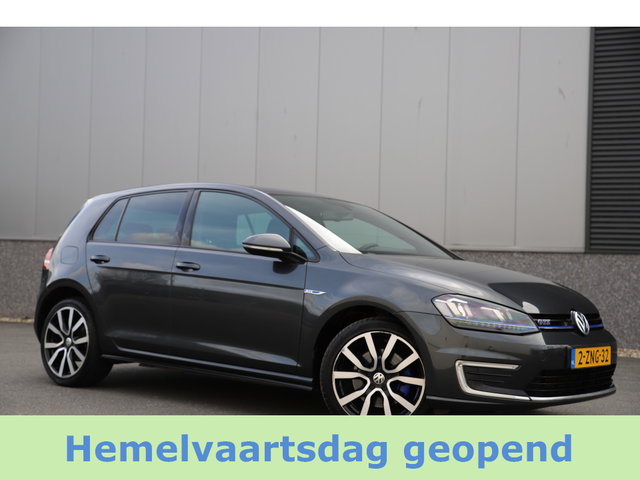 Volkswagen Golf - 1.4 TSI GTE Plug In Hybrid/Leder/Cruise/Trekhaak/Camera/LED/18"