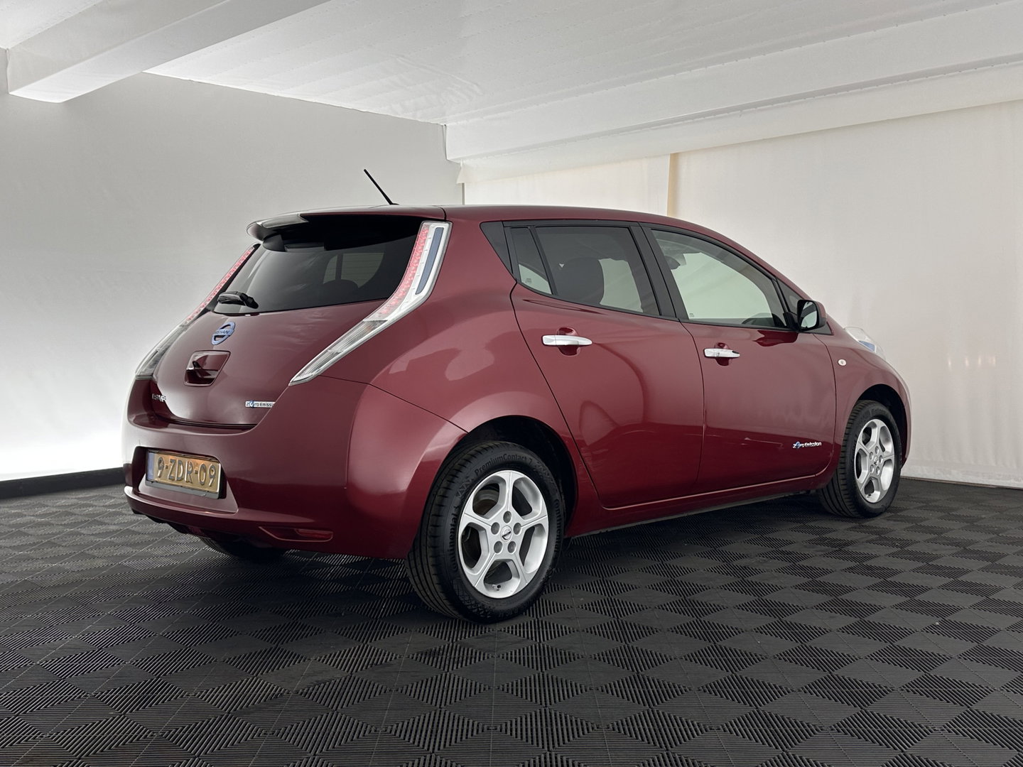 Nissan Leaf Acenta 24 kWh *NAVI-FULLMAP | MICROFIBRE | DAB | CAMERA | DIGI-COCKPIT | KEYLESS | CRUISE | DIGI-COCKPIT | HEATED-COMFORTSEATS | PRIVACYGLASS | 16"ALU*