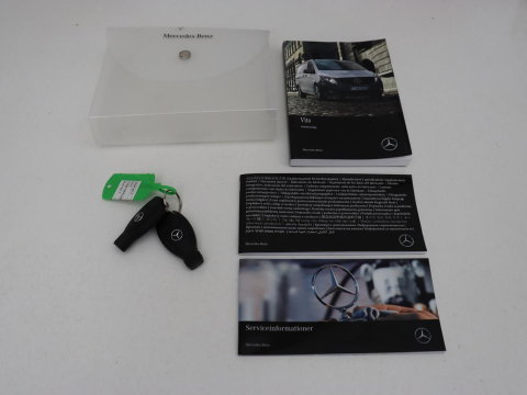 Mercedes-Benz Vito 114 CDI Extra Lang | Oprijplaat | Trekhaak | Camera | Stoelverwarming | 19'' | Cruise control | Bluetooth | Airco | 3-Persoons