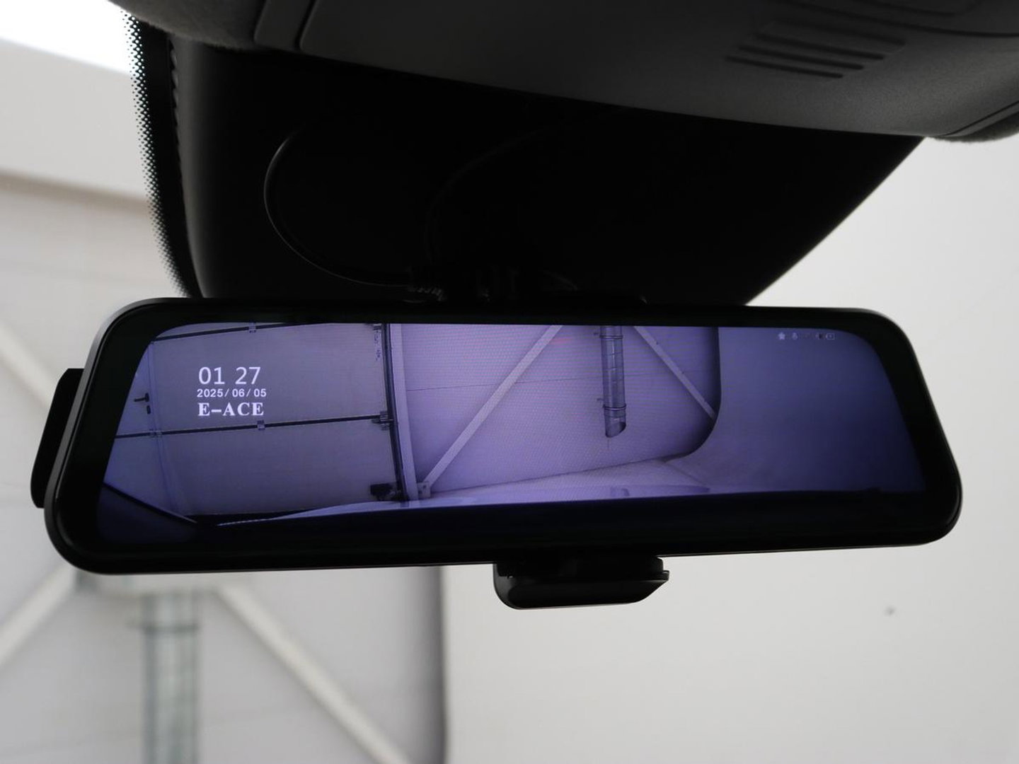 Mercedes-Benz Vito 114 CDI Extra Lang | Oprijplaat | Trekhaak | Camera | Stoelverwarming | 19'' | Cruise control | Bluetooth | Airco | 3-Persoons