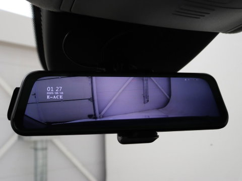 Mercedes-Benz Vito 114 CDI Extra Lang | Oprijplaat | Trekhaak | Camera | Stoelverwarming | 19'' | Cruise control | Bluetooth | Airco | 3-Persoons