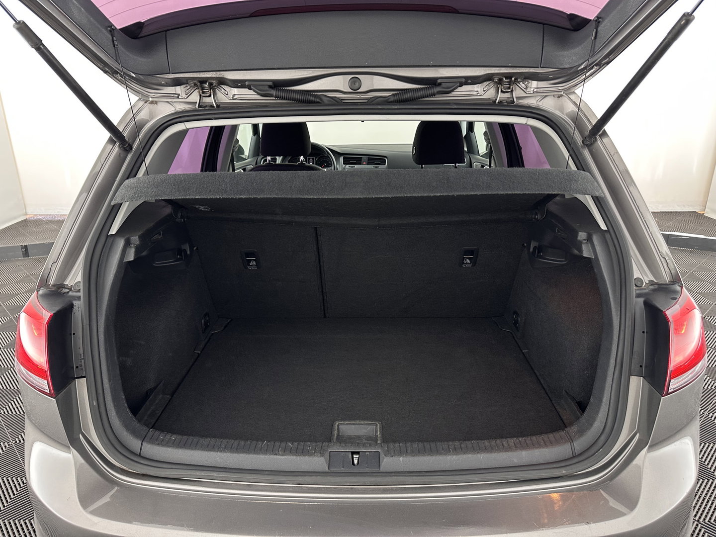 Volkswagen Golf 1.6 TDI Trendline BlueMotion (INCL-BTW) *NAVI-FULLMAP | AIRCO | CRUISE | COMFORT-SEATS | PRIVACY-GLASS | 18''ALU*