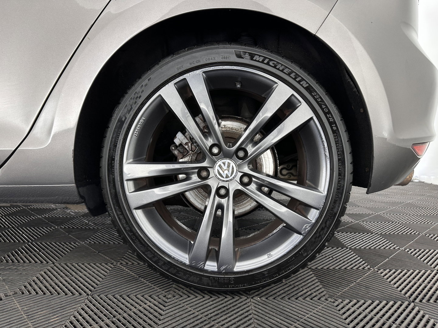 Volkswagen Golf 1.6 TDI Trendline BlueMotion (INCL-BTW) *NAVI-FULLMAP | AIRCO | CRUISE | COMFORT-SEATS | PRIVACY-GLASS | 18''ALU*
