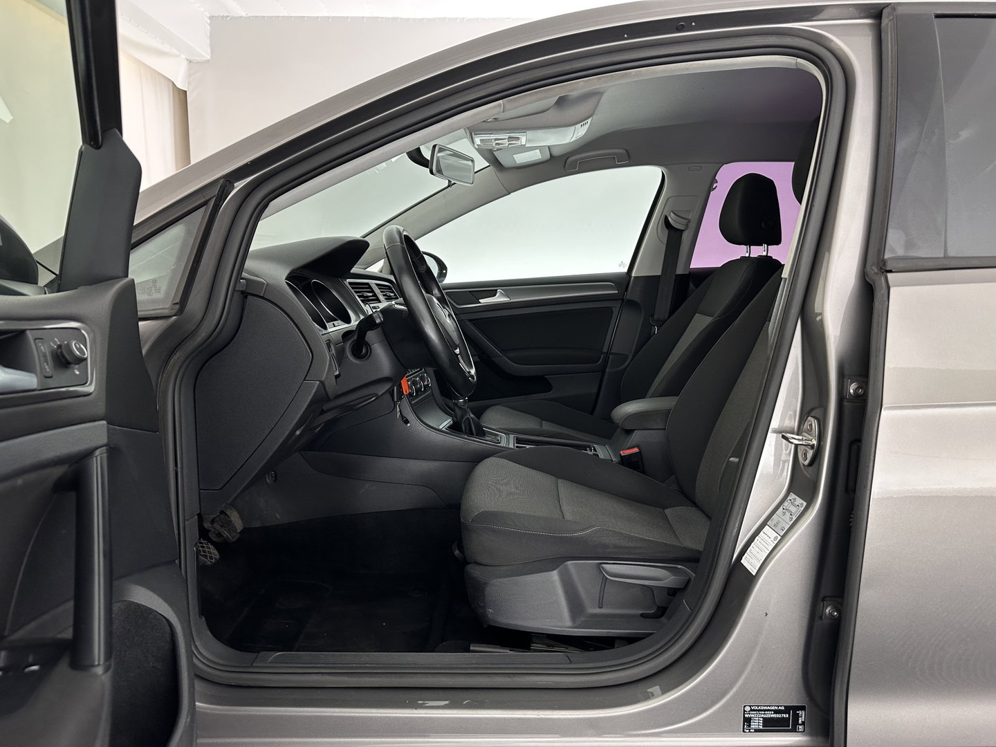 Volkswagen Golf 1.6 TDI Trendline BlueMotion (INCL-BTW) *NAVI-FULLMAP | AIRCO | CRUISE | COMFORT-SEATS | PRIVACY-GLASS | 18''ALU*