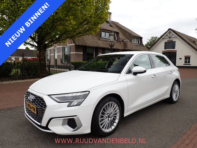 Audi A3 - Sportback 30 TFSI Advanced edition CARPLAY /  LED / SPORTSTOELEN / CRUISE