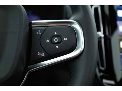 Volvo EX40 Twin Motor Ultra 82 kWh | 536 km WLTP |  Pano-dak | H&K Audio | 360 camera | Elek. Stoelen |