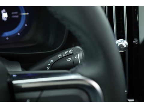 Volvo EX40 Twin Motor Ultra 82 kWh | 536 km WLTP |  Pano-dak | H&K Audio | 360 camera | Elek. Stoelen |