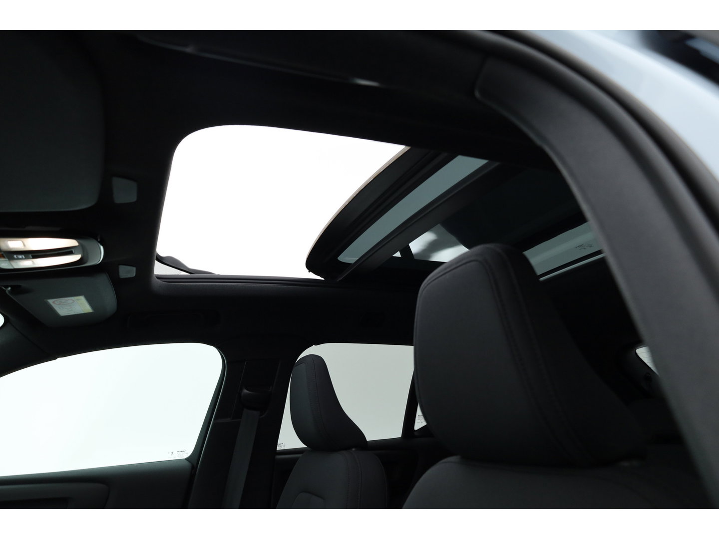 Volvo EX40 Twin Motor Ultra 82 kWh | 536 km WLTP |  Pano-dak | H&K Audio | 360 camera | Elek. Stoelen |