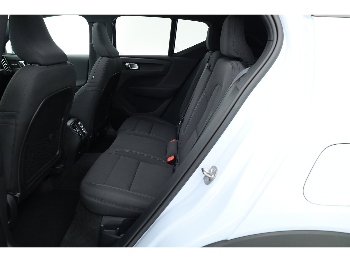 Volvo EX40 Twin Motor Ultra 82 kWh | 536 km WLTP |  Pano-dak | H&K Audio | 360 camera | Elek. Stoelen |