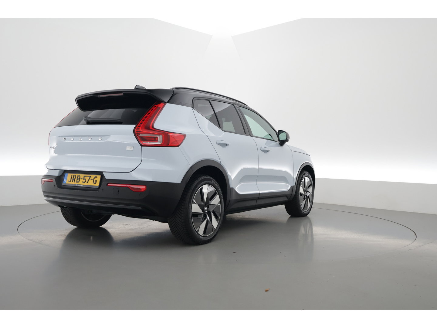 Volvo EX40 Twin Motor Ultra 82 kWh | 536 km WLTP |  Pano-dak | H&K Audio | 360 camera | Elek. Stoelen |