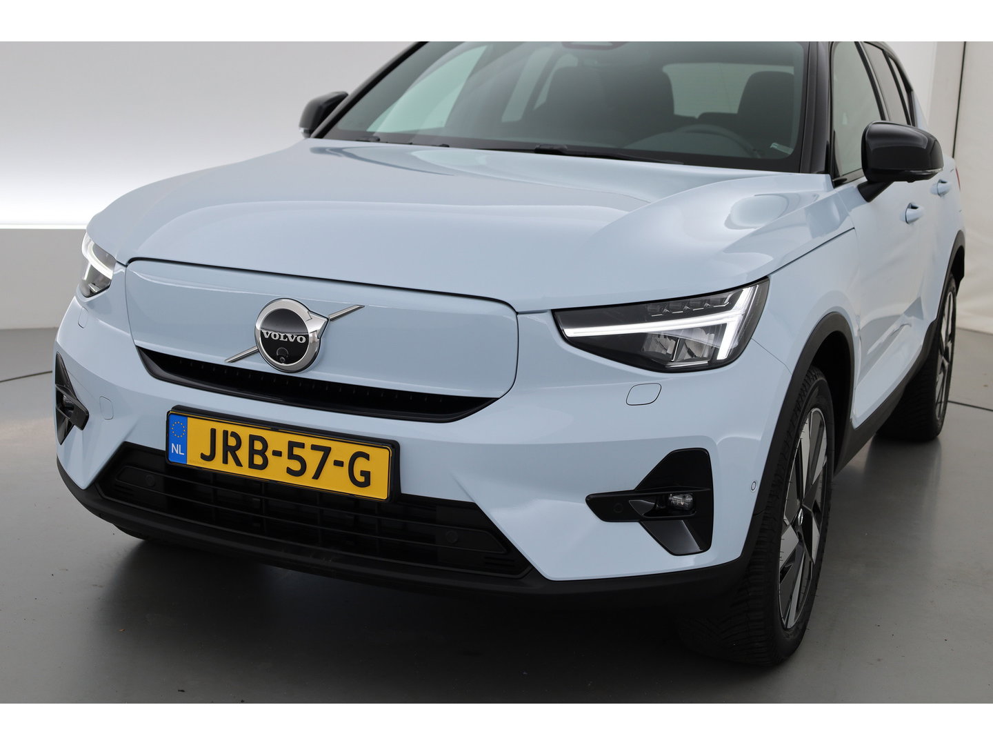 Volvo EX40 Twin Motor Ultra 82 kWh | 536 km WLTP |  Pano-dak | H&K Audio | 360 camera | Elek. Stoelen |