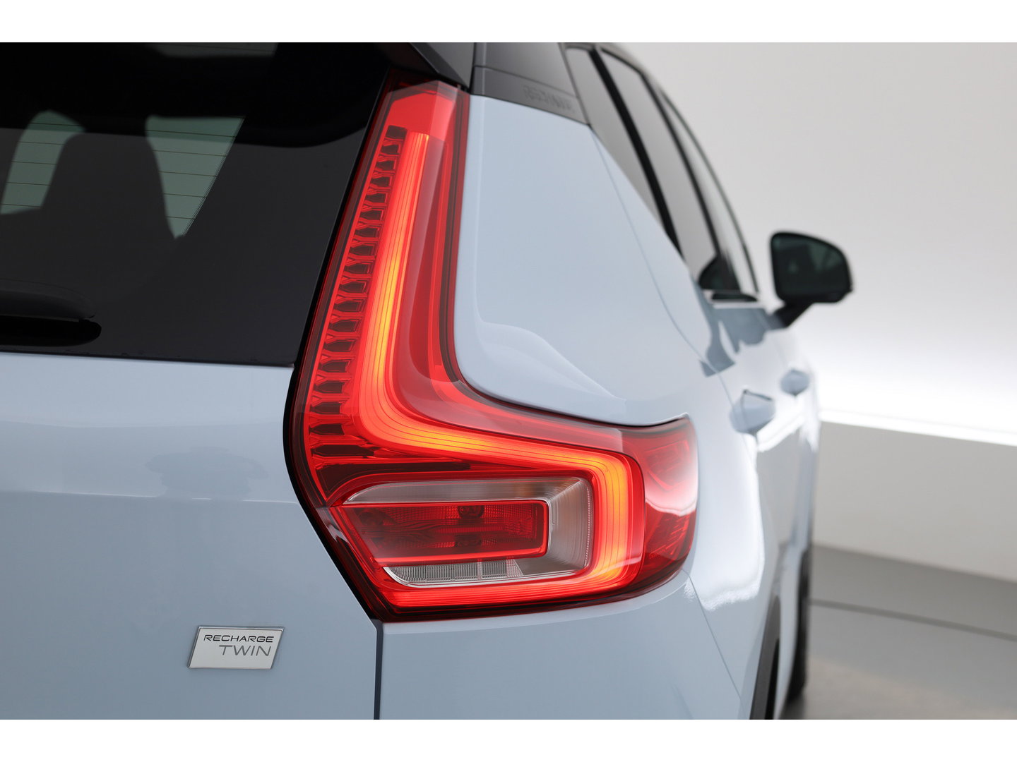 Volvo EX40 Twin Motor Ultra 82 kWh | 536 km WLTP |  Pano-dak | H&K Audio | 360 camera | Elek. Stoelen |