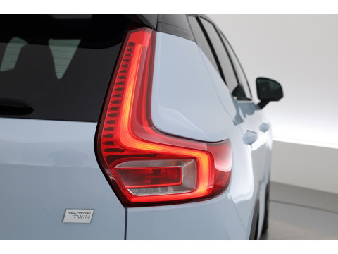 Volvo EX40 Twin Motor Ultra 82 kWh | 536 km WLTP |  Pano-dak | H&K Audio | 360 camera | Elek. Stoelen |