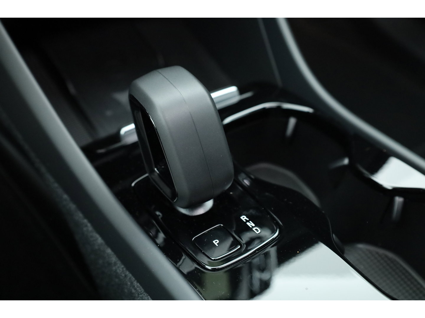 Volvo EX40 Twin Motor Ultra 82 kWh | 536 km WLTP |  Pano-dak | H&K Audio | 360 camera | Elek. Stoelen |