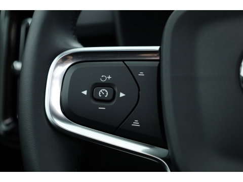 Volvo EX40 Twin Motor Ultra 82 kWh | 536 km WLTP |  Pano-dak | H&K Audio | 360 camera | Elek. Stoelen |