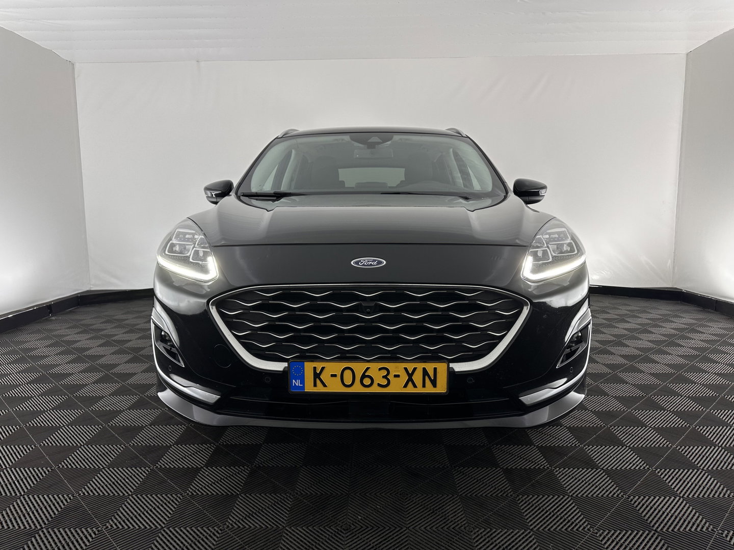 Ford Kuga 2.5 PHEV Vignale (Plug-in) (INCL-BTW) Aut. *LEATHER | ADAPTIVE-CRUISE | FULL-LED | DIGI-COCKPIT | KEYLESS | DAB | CARPLAY | NAVI-FULLMAP | MEMORY-PACK | HEATED-COMFORTSEATS | PRIVACYGLASS | TOWBAR | 18''ALU*