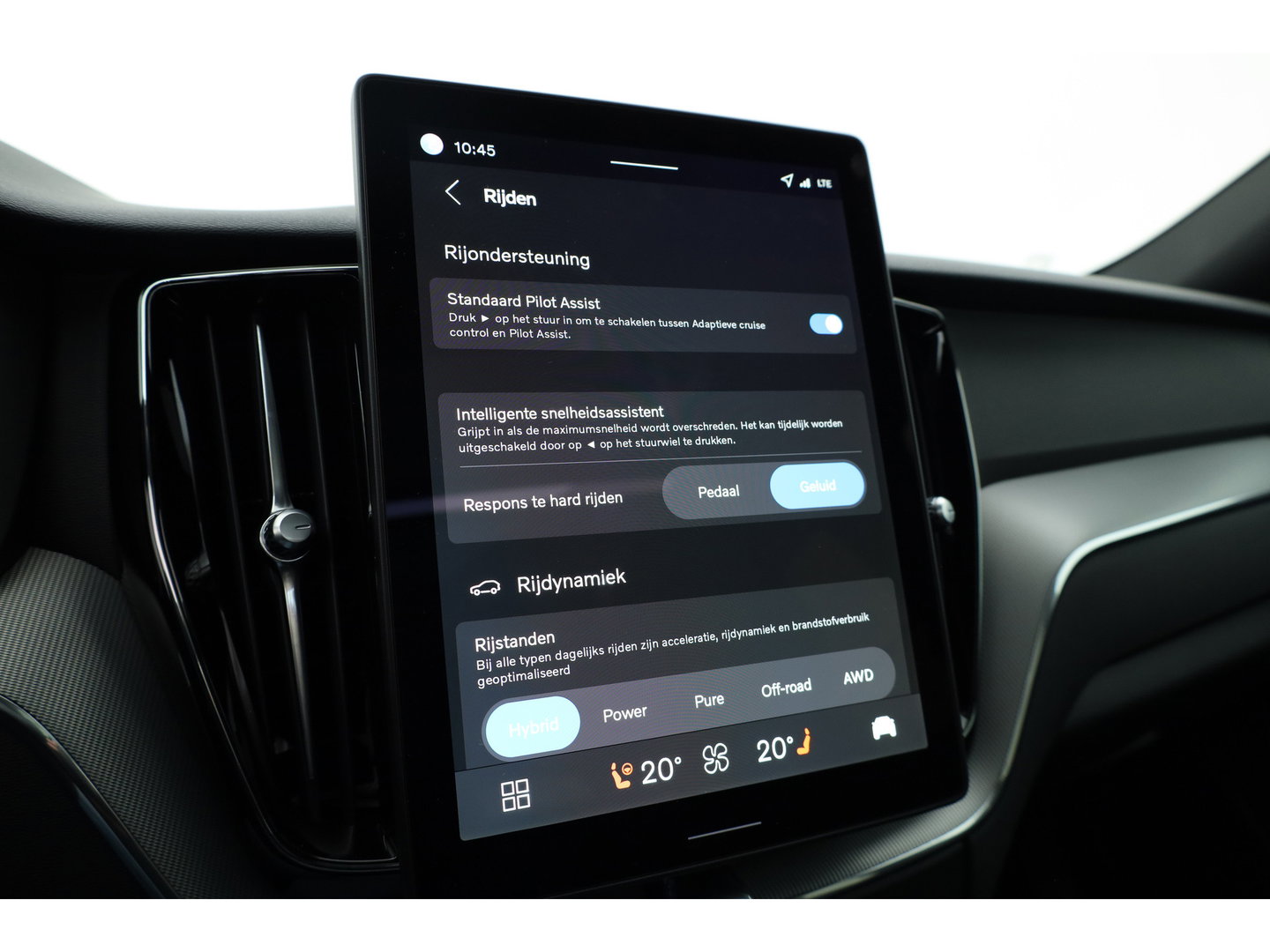 Volvo XC60 T6 Plug-in hybrid Plus Black Edition Pano | H&K | Mem. Seats | 360Cam | Blis | Pilot Assist | 21'' |