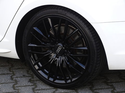 Audi A4 Avant 2.0 TFSI 252 pk Quattro / ProLine / S-Edition / panoramadak / LE