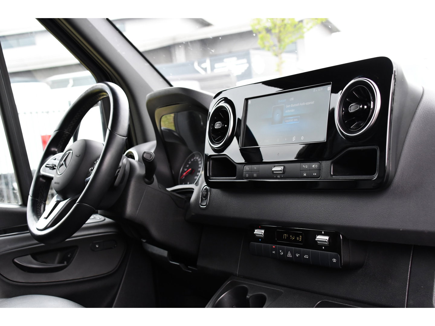 Mercedes-Benz Sprinter 319 3.0 CDI L2H1 AMG Edition Adaptieve Cruise, Camera, LED, Leder, 10,5" Mbux, NAVI, Carplay, Stoelverwarming, BOM VOL!
