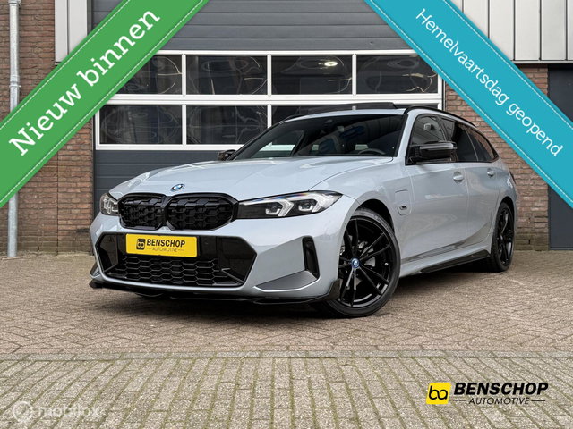 BMW 3 Serie - Touring 330e xDrive M Performance Panodak HUD LED Navi Carplay